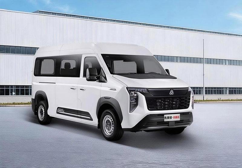 China National Heavy Duty Truck Group Launches Pioneer Edition Light Bus for Commercial and Multi-Scenario Use