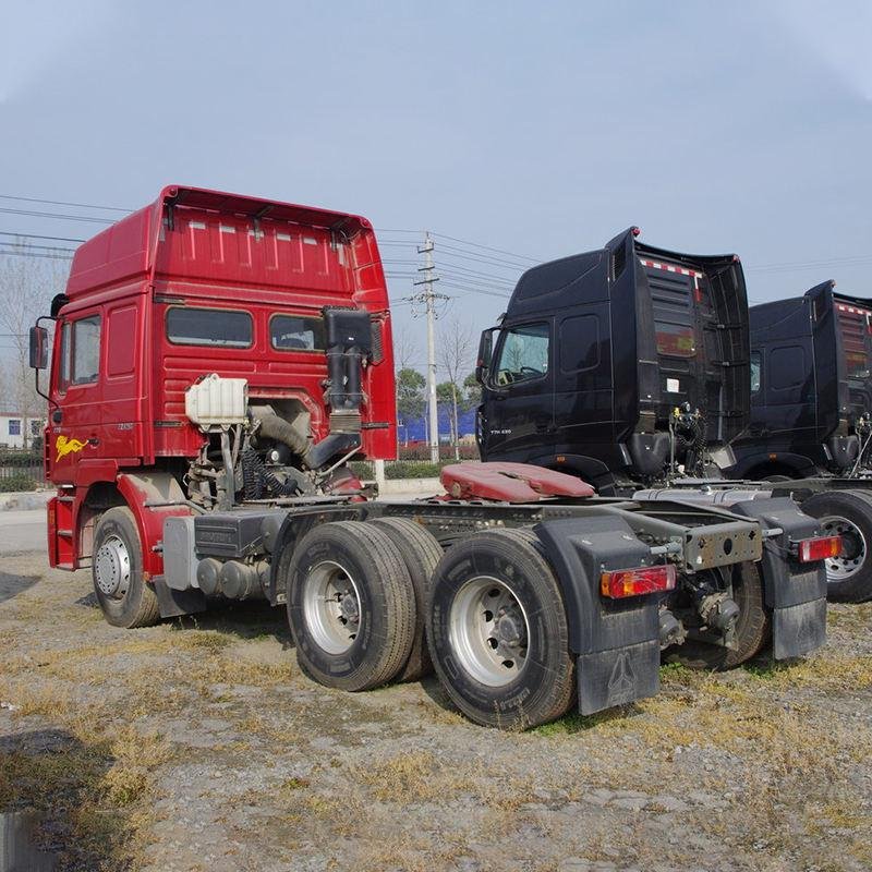 SINOTRUK 220HP 4×2 Tractor Truck