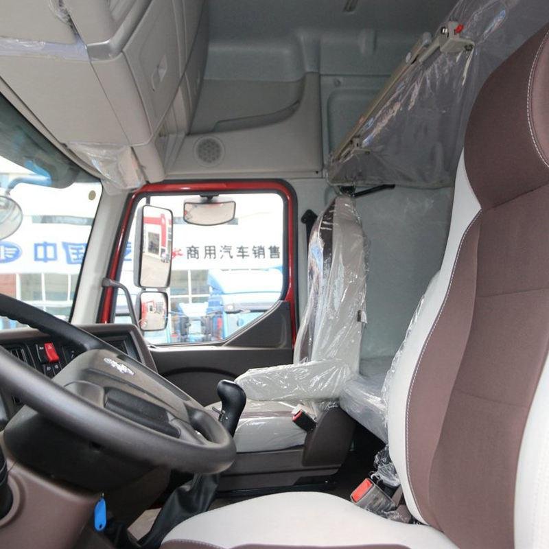 DONGFENG 330HP 4X2 Tractor Truck