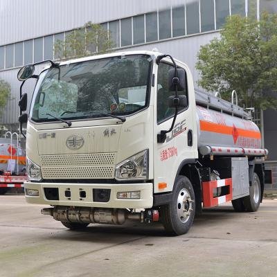 SINOTRUK HOWO 4x2 160HP 8000L Fuel Tank Truck for Sale