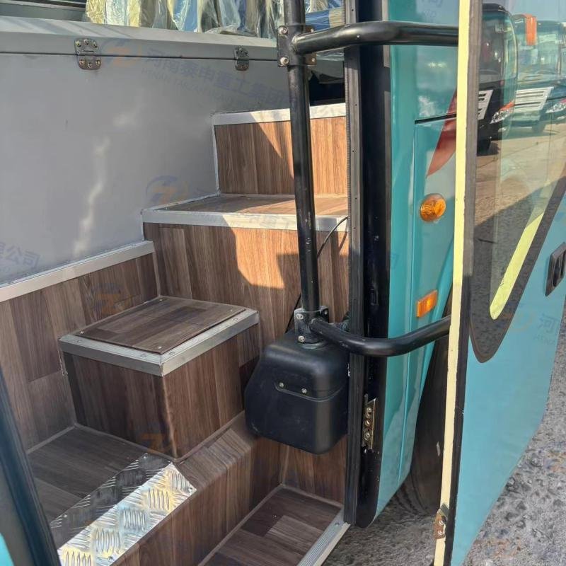 Diesel Coach Bus 50-Passenger Left-Hand Drive Used Passenger Vehicle