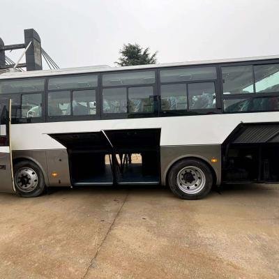 50-Seat Luxury Coach Diesel 6-8L Manual Transmission Intercity Bus