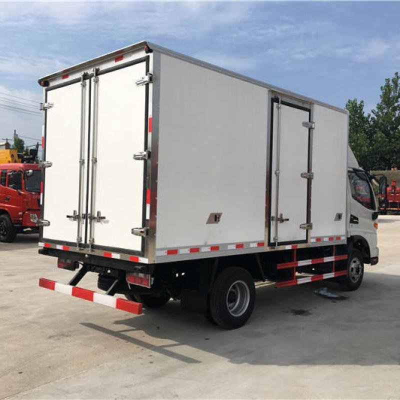 JAC 152HP 4.5T 4x2 Left Hand Drive Refrigerator Truck