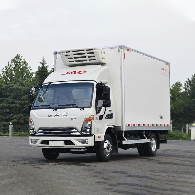 Isuzu 130HP 5-Ton 4x2 Diesel Refrigerated Freezer Box Truck
