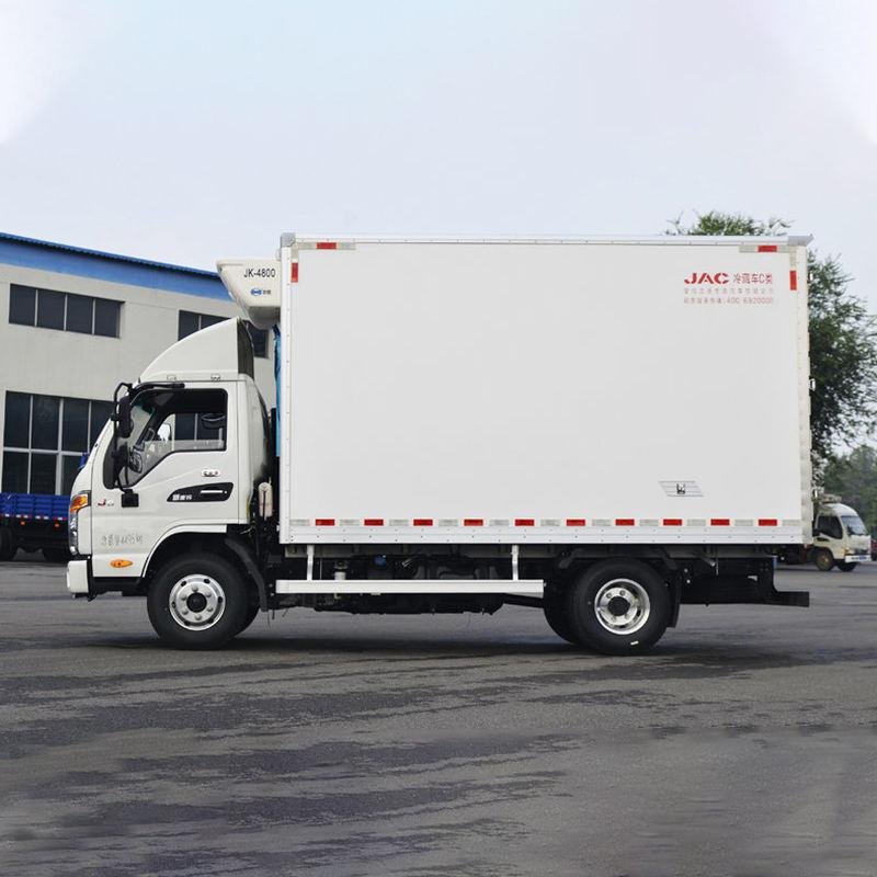 Isuzu 130HP 5-Ton 4x2 Diesel Refrigerated Freezer Box Truck