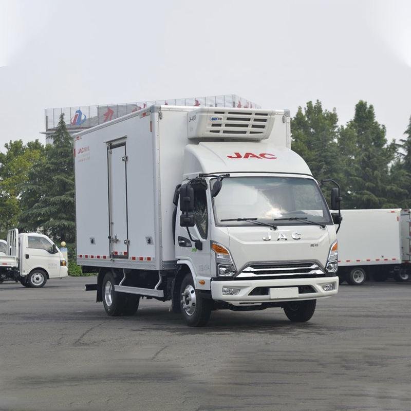Isuzu 130HP 5-Ton 4x2 Diesel Refrigerated Freezer Box Truck