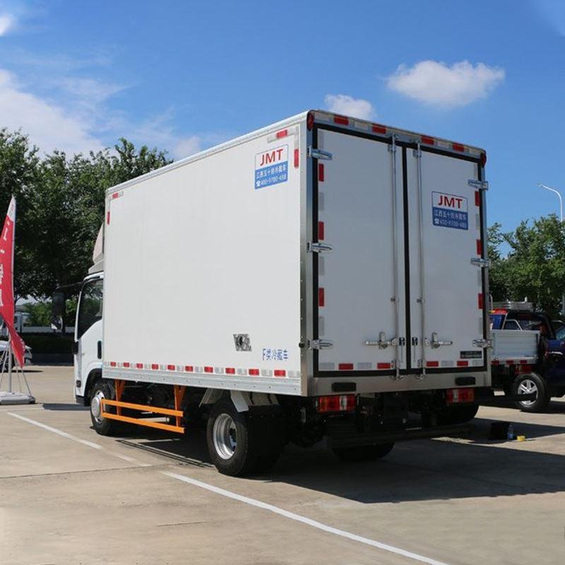 ISUZU 116HP 4x2 Refrigerated Truck