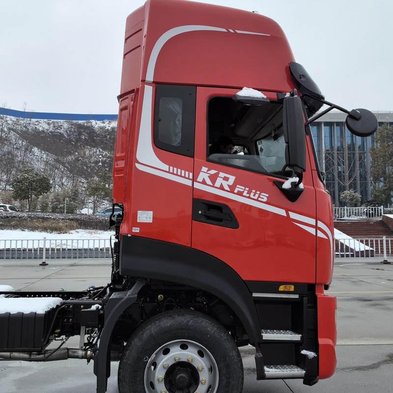 Dongfeng TianJin KR Plus 300HP 4x2 Refrigerated Truck