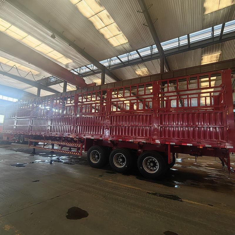 Heavy-Duty 3-Axle 60T Steel Stake Barn Fence Semi-Trailer for Long-Distance Transport
