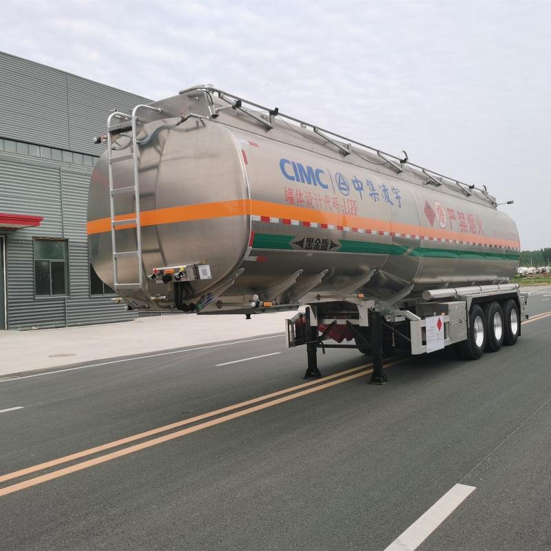 DongFeng 8X4 15000-30000L Heavy-Duty Fuel Tanker Truck for Diesel and Chemical Liquid Transport